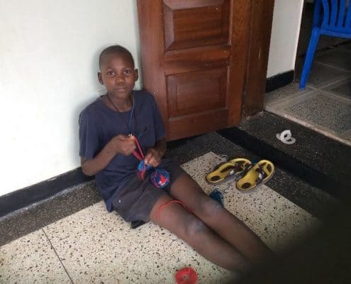 Making woollen balls